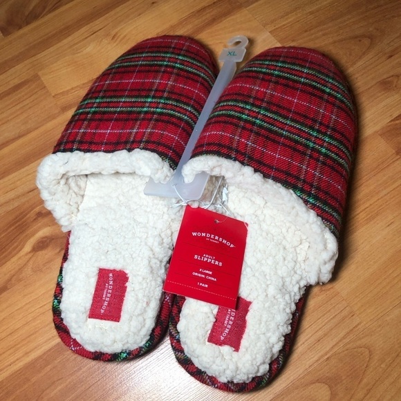 WONDERSHOP Shoes Adult Plaid Slippers Red size M 11/12 W 13/14 - Picture 2 of 6